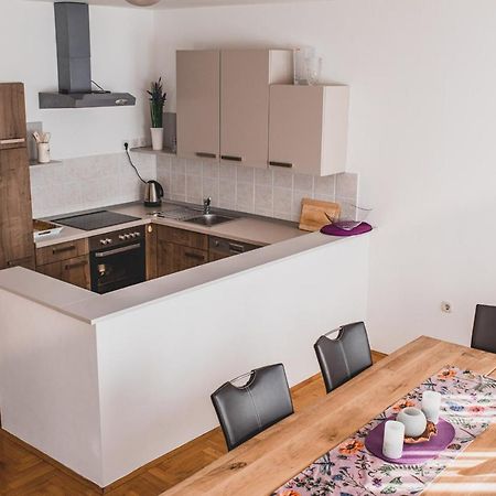 Helles 3 Schlafzimmer Apartment zwischen Zagreb Zentrum&Natur Exterior foto